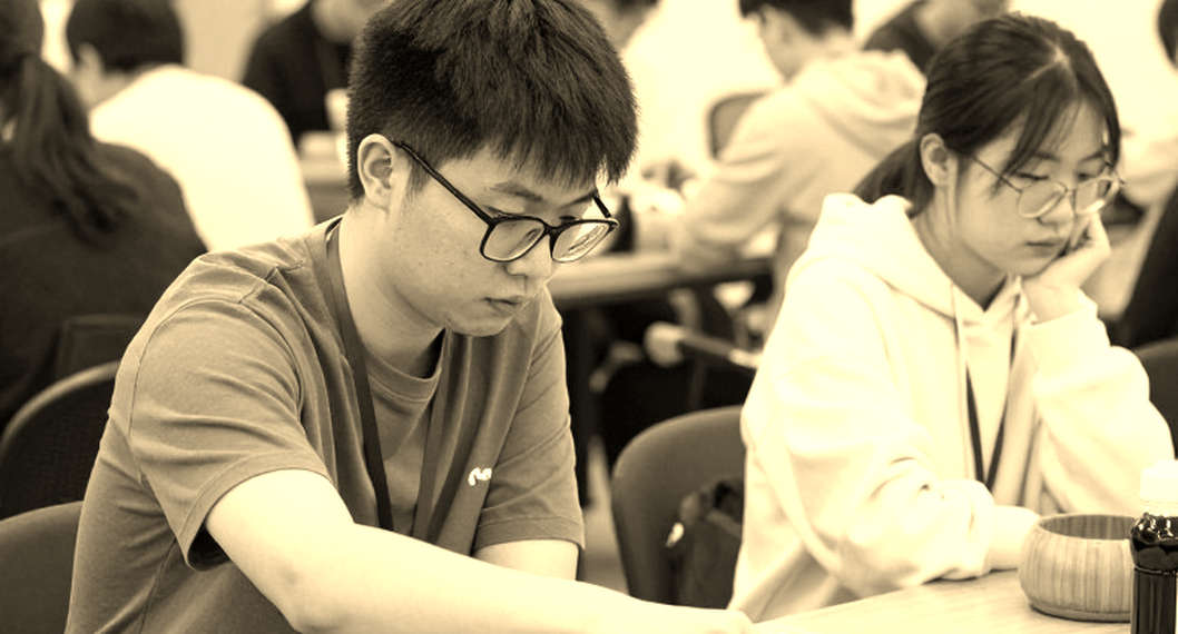 Sixty Minutes of Gambit: The Elephant Defence, a Najdorf Label, and the Open Crack in Chess's Content Market Sixty Minutes of Gambit: The Elephant Defence, a Najdorf Label, and the Open Crack in Chess's Content Market